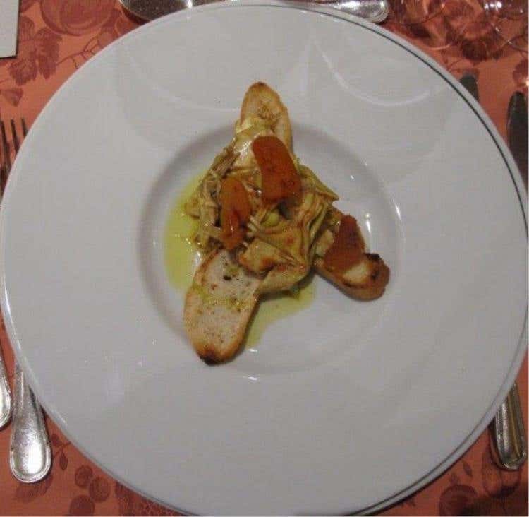 Fantasia di ricci di mare, bottarga di muggine e carciofi